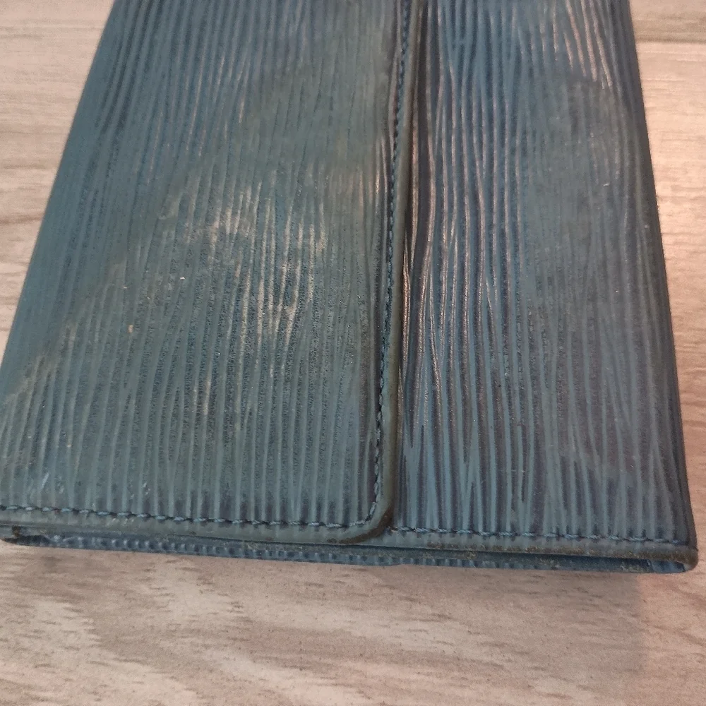 Authentic Louis Vuitton ELISE Medium Wallet Billfold EPI Blue Vintage Authentic